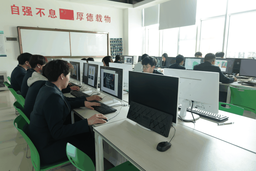 银川新华互联网科技学校,宁夏考不上高中的女生学什么技术好？